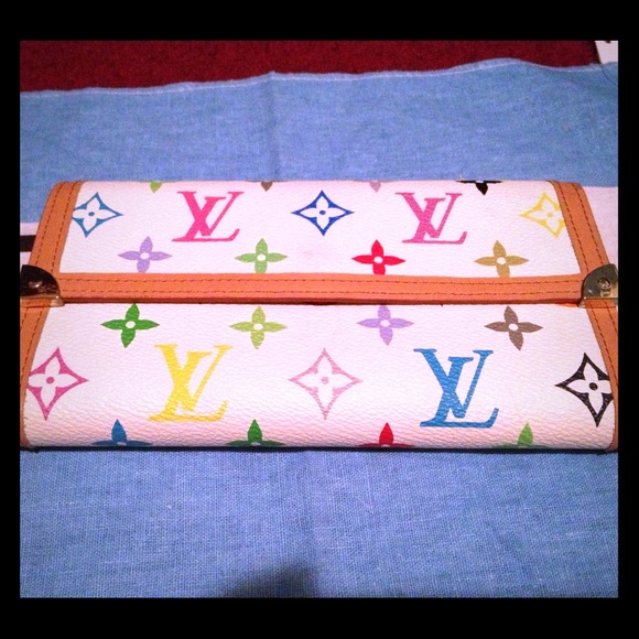 LOUIS VUITTON white wallet