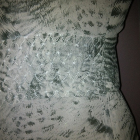Banana Republic Animal Print Blouse - Picture 3 of 4