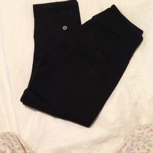 Lululemon crop- 2 pairs