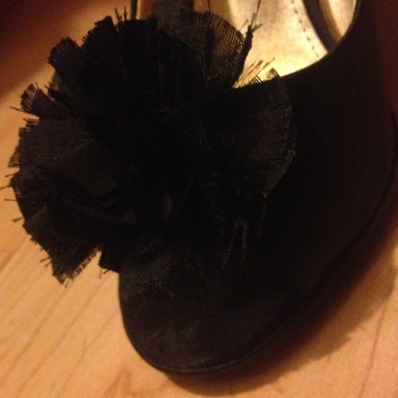 Caparros black satin heels, worn once - Picture 3 of 4