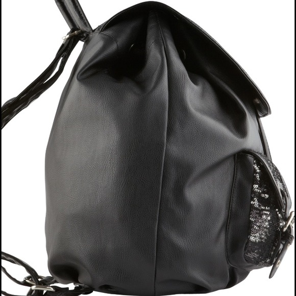 Call it spring backpack - Picture 4 of 4