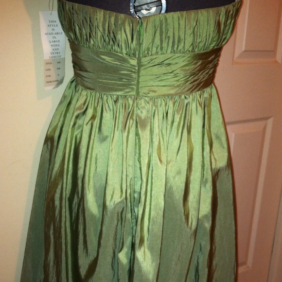 Special occasion dress - Picture 3 of 4