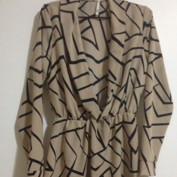 Large long sleeves dress.