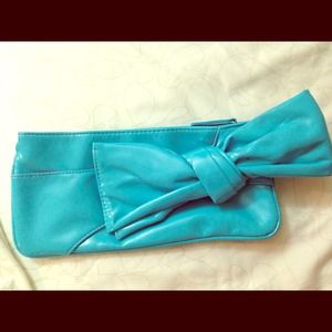 Blue clutch
