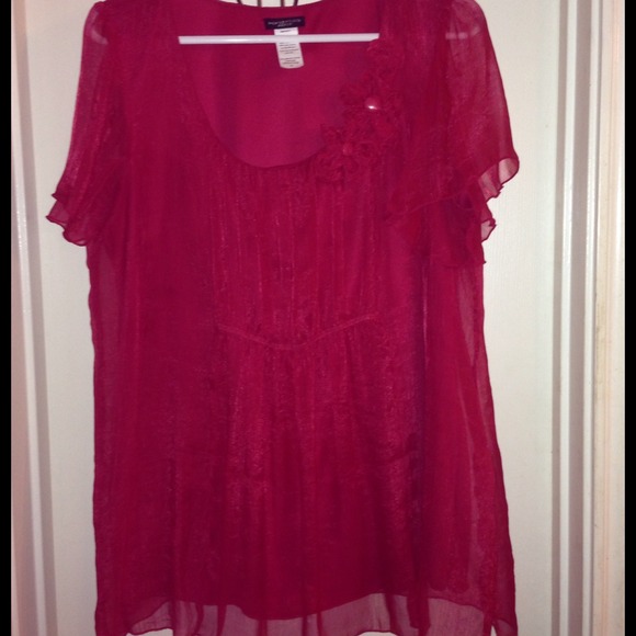 🌟🌟Beautiful red rosette blouse🌟🌟