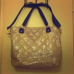 ✨Gorgeous Large Cream Iredescent Bag✨