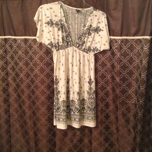 Cute long shirt cute with leggings!