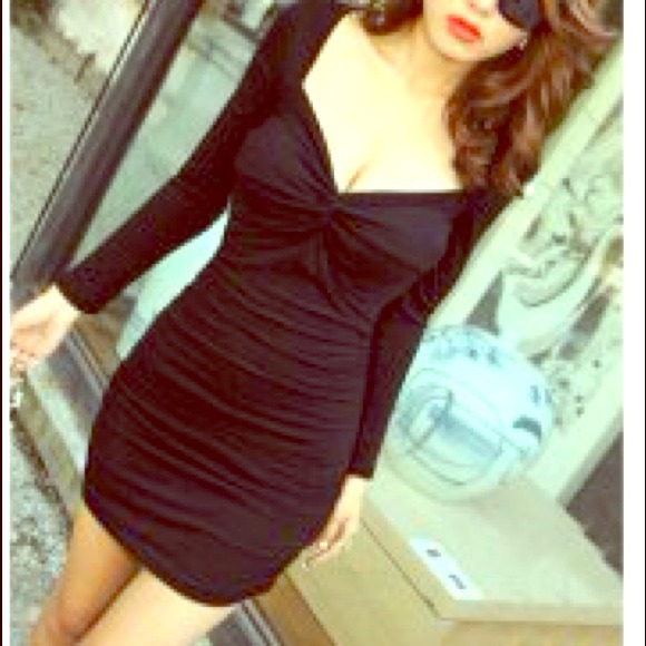 💢SOLD💢Ruche Design Backless Long Sleeve Dress