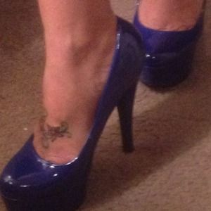 🔴Sold🔴Blue heels and vans tunic bundle