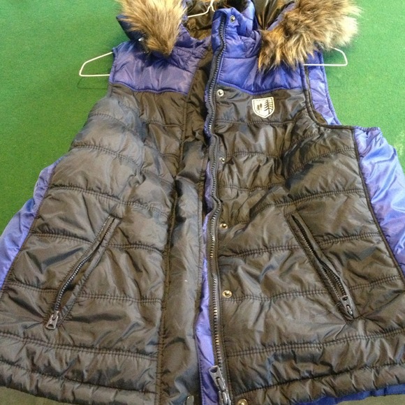 American Eagle Fur Hooded Vest!