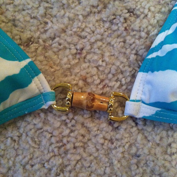 Bikini - Picture 2 of 3