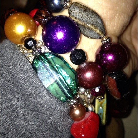 Very colorful 3 strand bracelet w/toggle