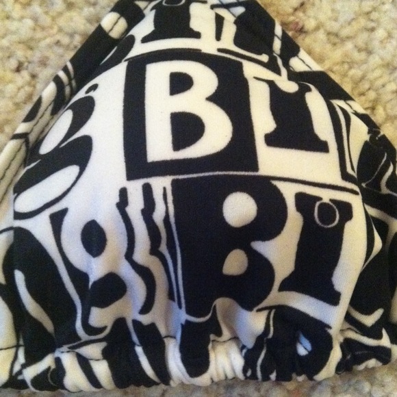 Bikini - Picture 3 of 3