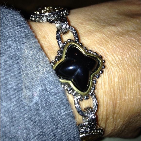 Silver, gold & blk sea shell bracelet