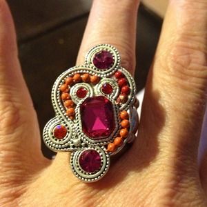 Fusia swirl stretch ring