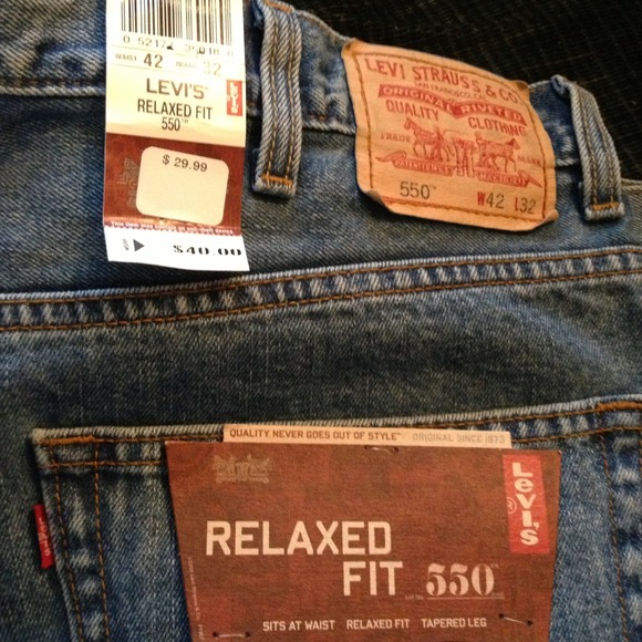 Men's Levi's 550 relaxed fit jeans nwt 42x32