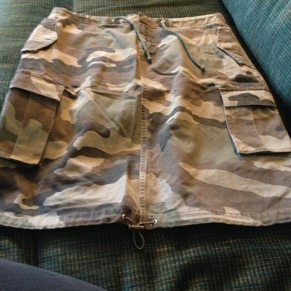 No boundaries 9 juniors camo skirt
