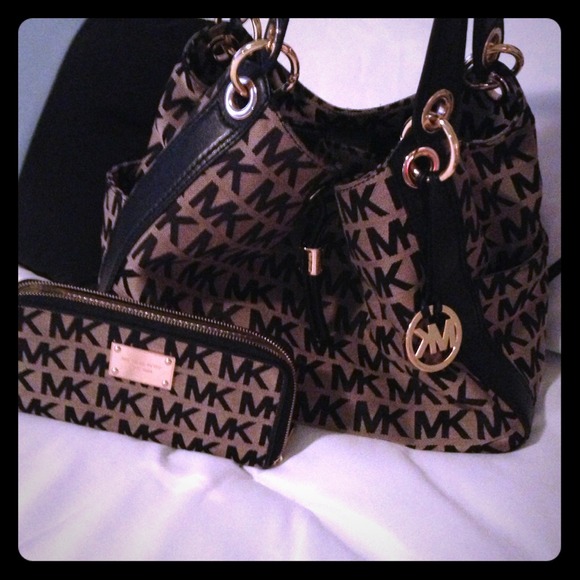 Michael Kors handbag and wallet