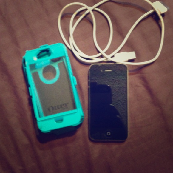 Solddddd!!! iPhone 4 - Picture 1 of 4