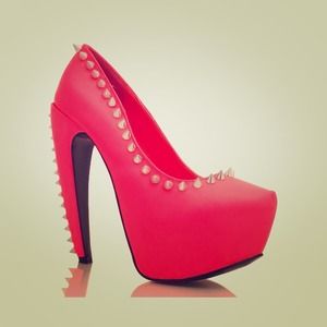 Spikes platform heel  ✅SOLD✅