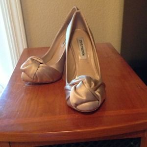 Steve Madden champagne colored heels