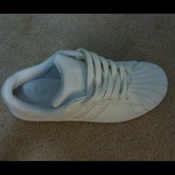 ****SOLD****Adidas shelltop - Picture 1 of 2