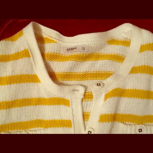 Cute button down sweater - Picture 1 of 2
