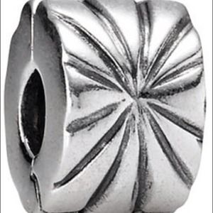 "Sold" to @ermindagarguilo Pandora Sunburst Clip