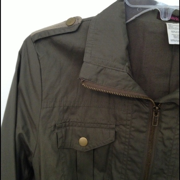 Dark green jacket. - Picture 2 of 3