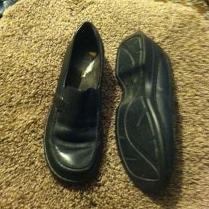 Clark's black shoe