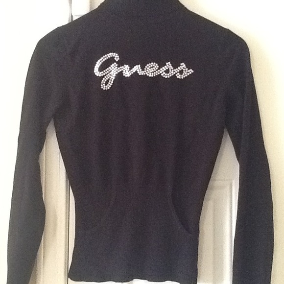 Guess top