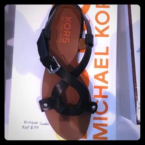 ❌Sold❌Michael Kors "Wishbone" Sandal