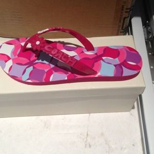 Coach "Kerrie" flip flops size 7
