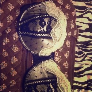 Lacy Push-up Strapless Bra