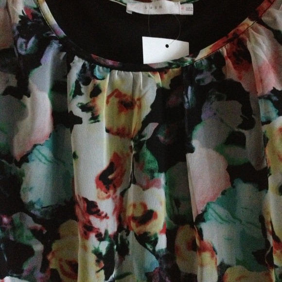 🌟SOLD🌟Gorgeous Feel Good Dress - Picture 2 of 4