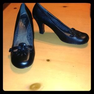 Mudd Black Pumps