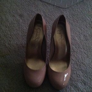 Jessica Simpson nude heels still have box