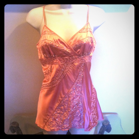 ❌Sold ❌Gorgeous Bebe Top!