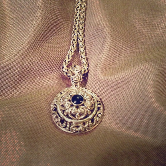 Premier Designs necjlace