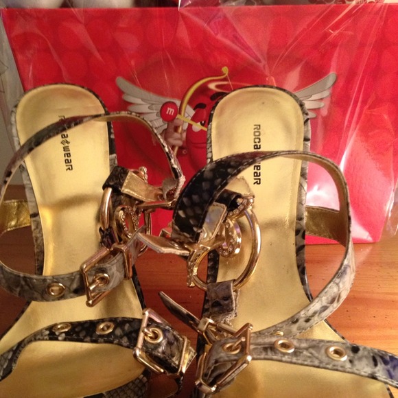 Heels Roca Wear - Picture 3 of 4