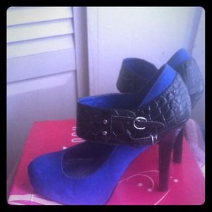 Royal blue bamboo heels