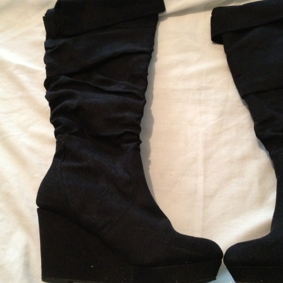 Wedge black high boots