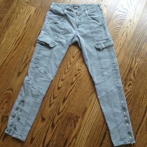 💋J brand army green skinny cargo pants. Size 27