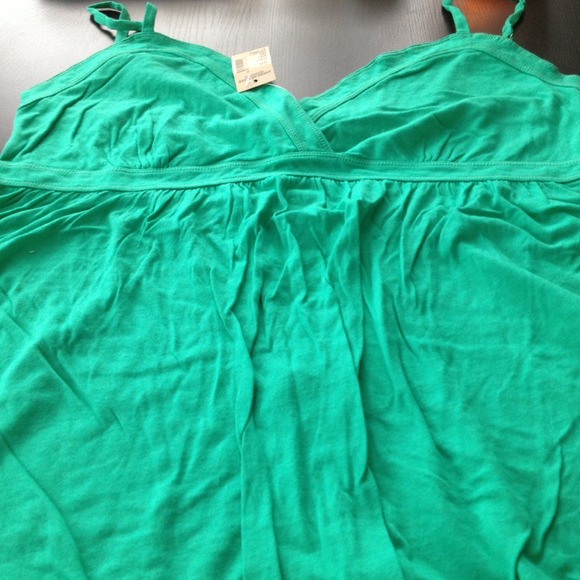 American Eagle flowy tank