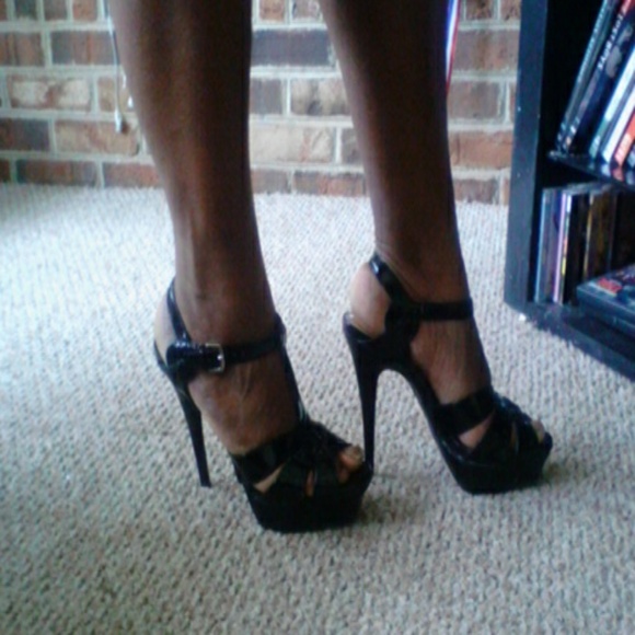 Heels - Picture 4 of 4