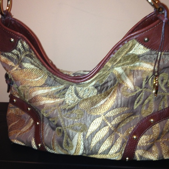Barely used, beautiful handbag. - Picture 1 of 4