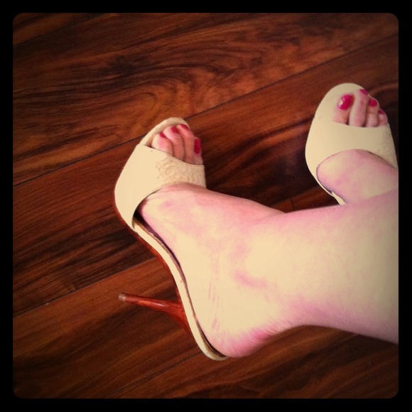 Ivory & mahogany look high heels