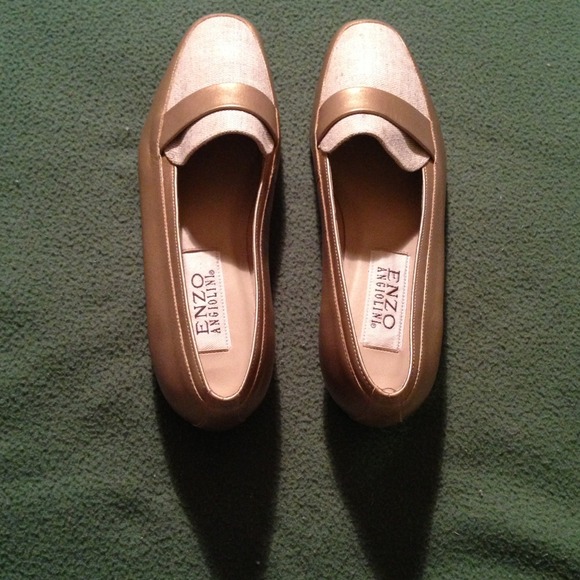 ****Sold****Flat shoes..