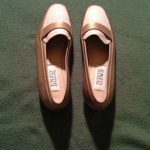 ****Sold****Flat shoes..