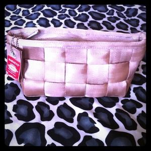 ReducedHarvey's Seatbelt Make-up Bag